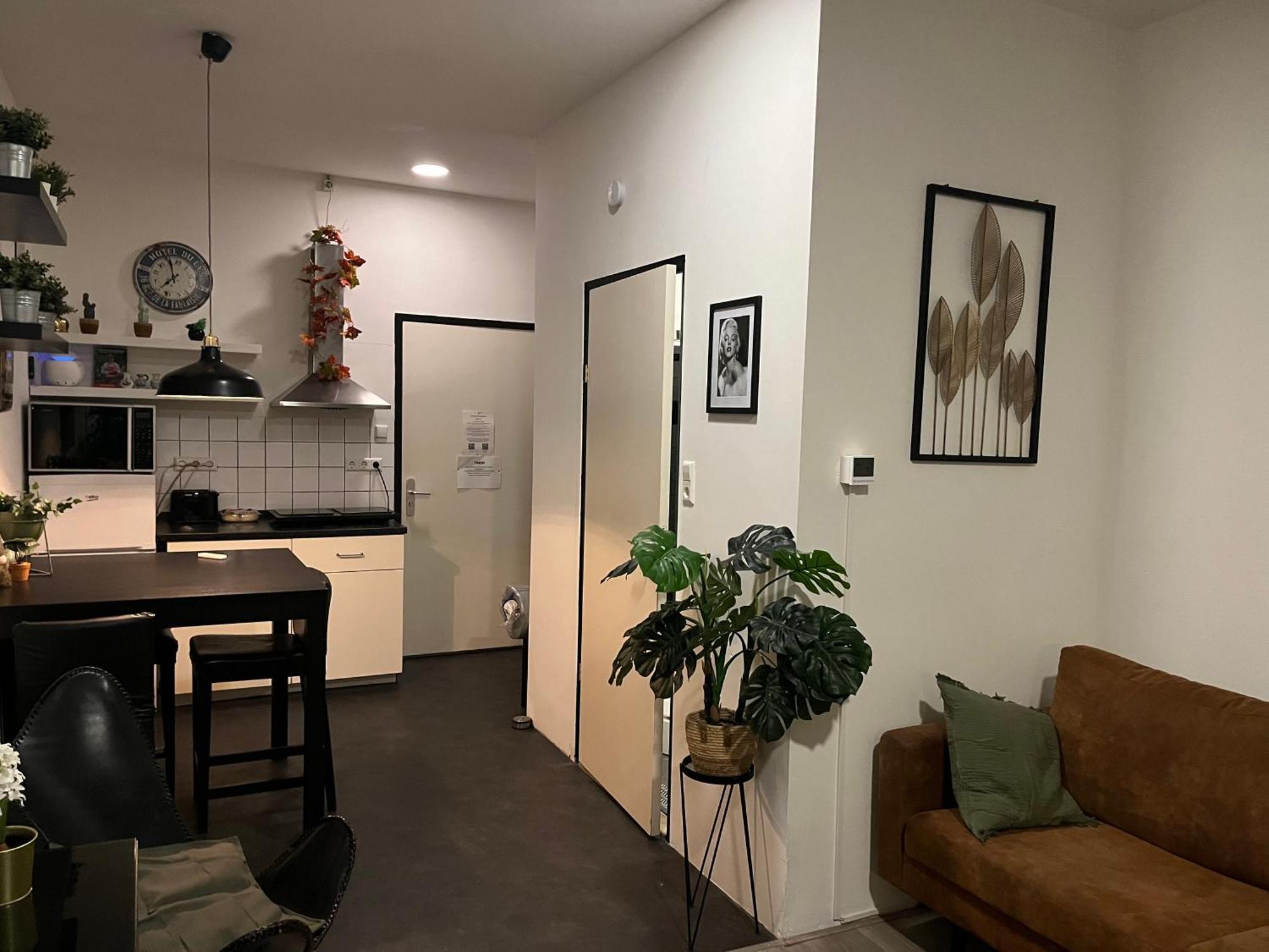 E Apartment